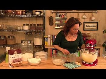 How to Make a White Cake