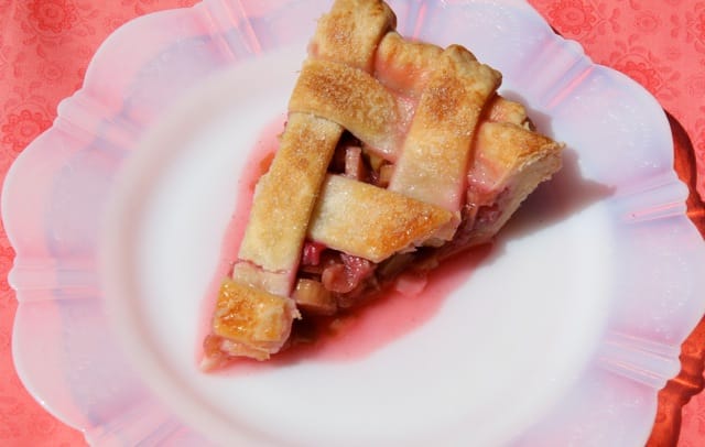 slice-rhubarb-lattice-pie-dede-wilson