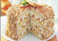 mare_coconut-peach_layer_cake_h