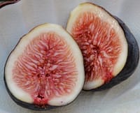 fresh-fig-sliced-in-half