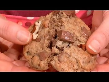 Chunky Milk Chocolate Cookies : Sweet Recipes