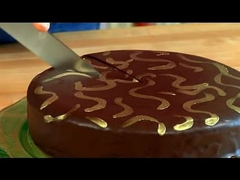 How to Make a Flourless Cake