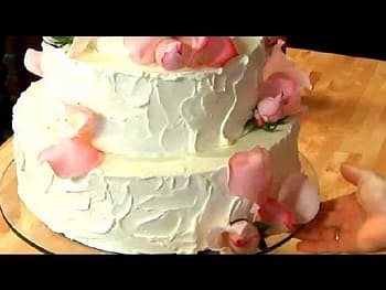 How to Make a Simple, Homemade Wedding Cake